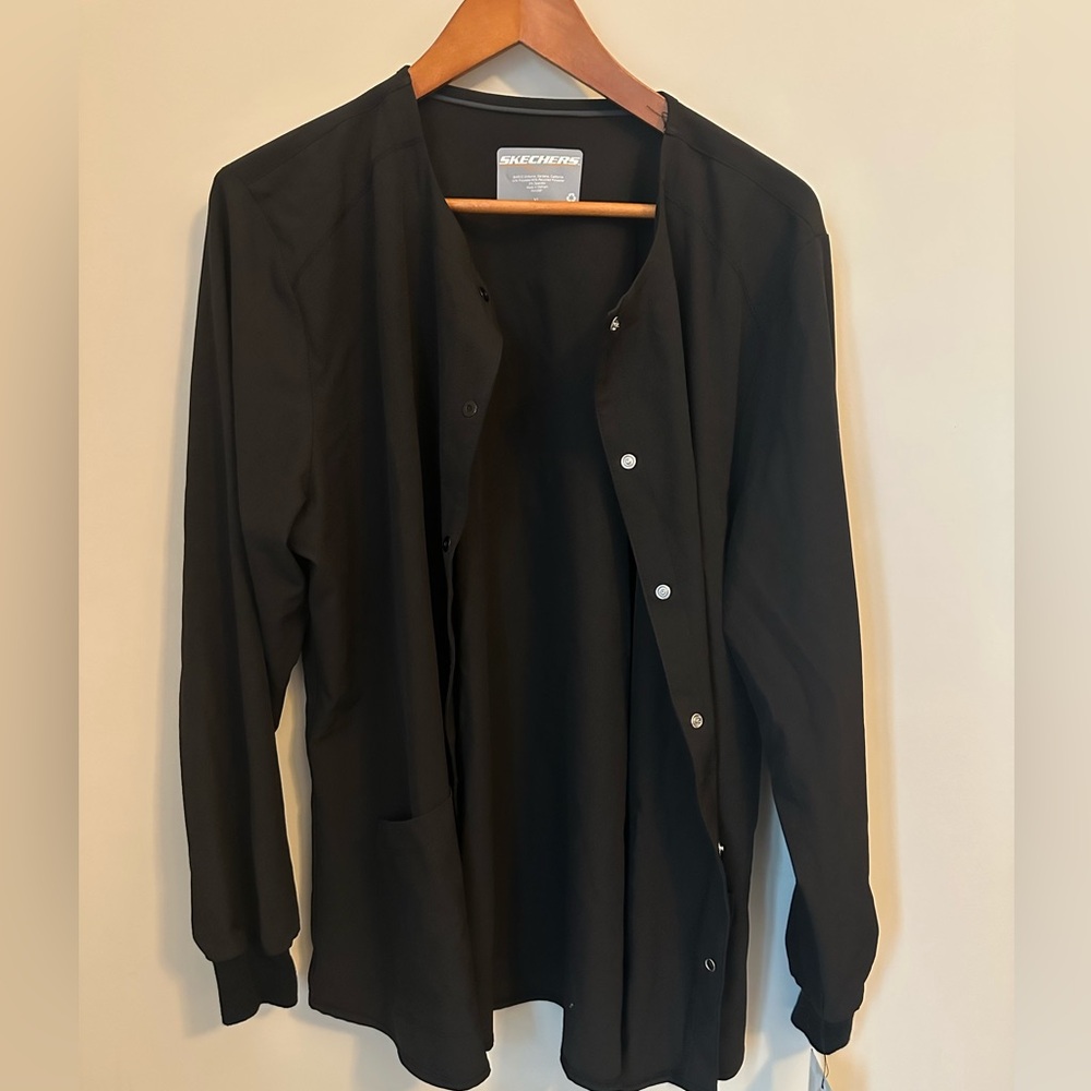 NWT Sketcher’s by Barco scrub uniform jacket. Snap buttons. Black. XL